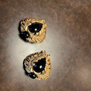 Oscar De La Renta Gold/Black Clip on Earrings - 80/s90's - Costume Jewelry $90